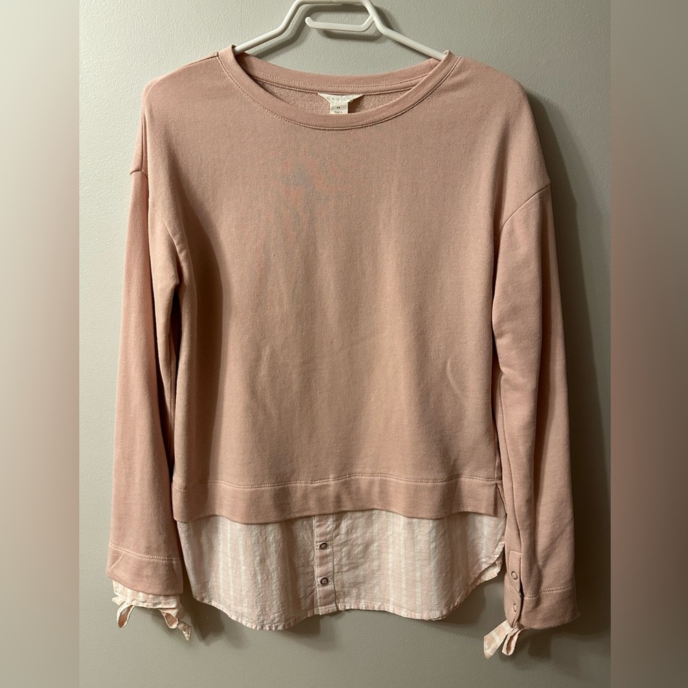 Pink sweater worn once looks like a two in one size XS